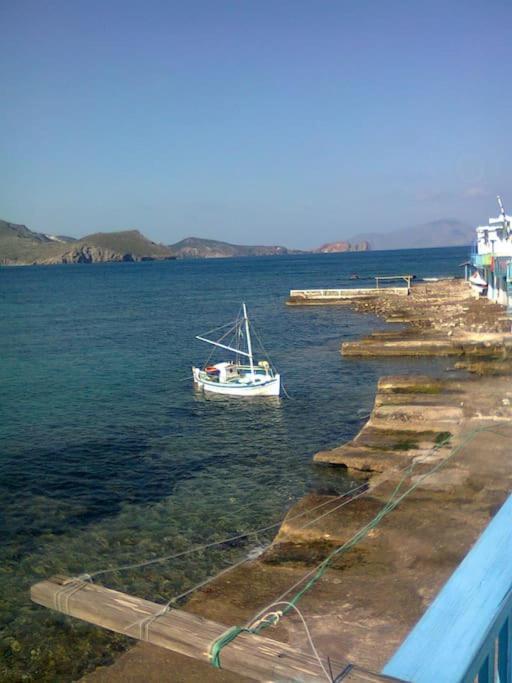 The Yellow Boat House Klima  ภายนอก รูปภาพ